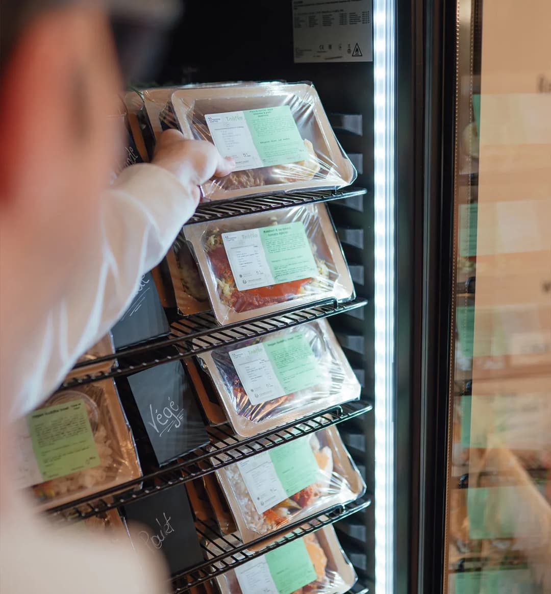 Frigo connecté Trèfle avec repas frais